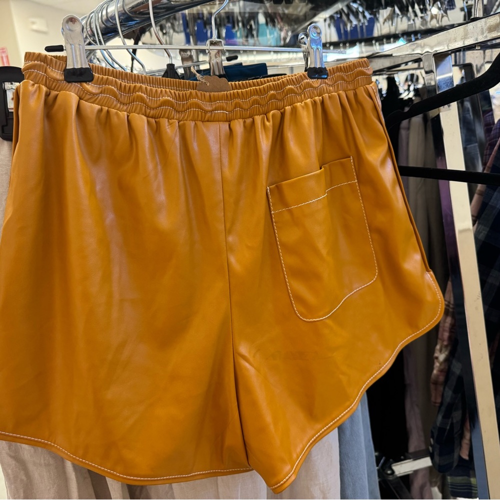 Staud Shorts - Picture 3 of 4